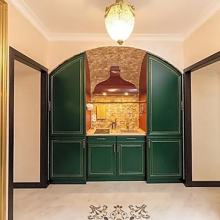 Boutique Gorgeous Gogol Hotel 5*