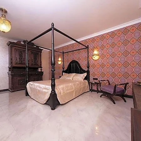 Boutique Gorgeous Gogol 5*
