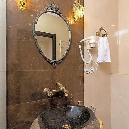 Boutique Gorgeous Gogol Hotel